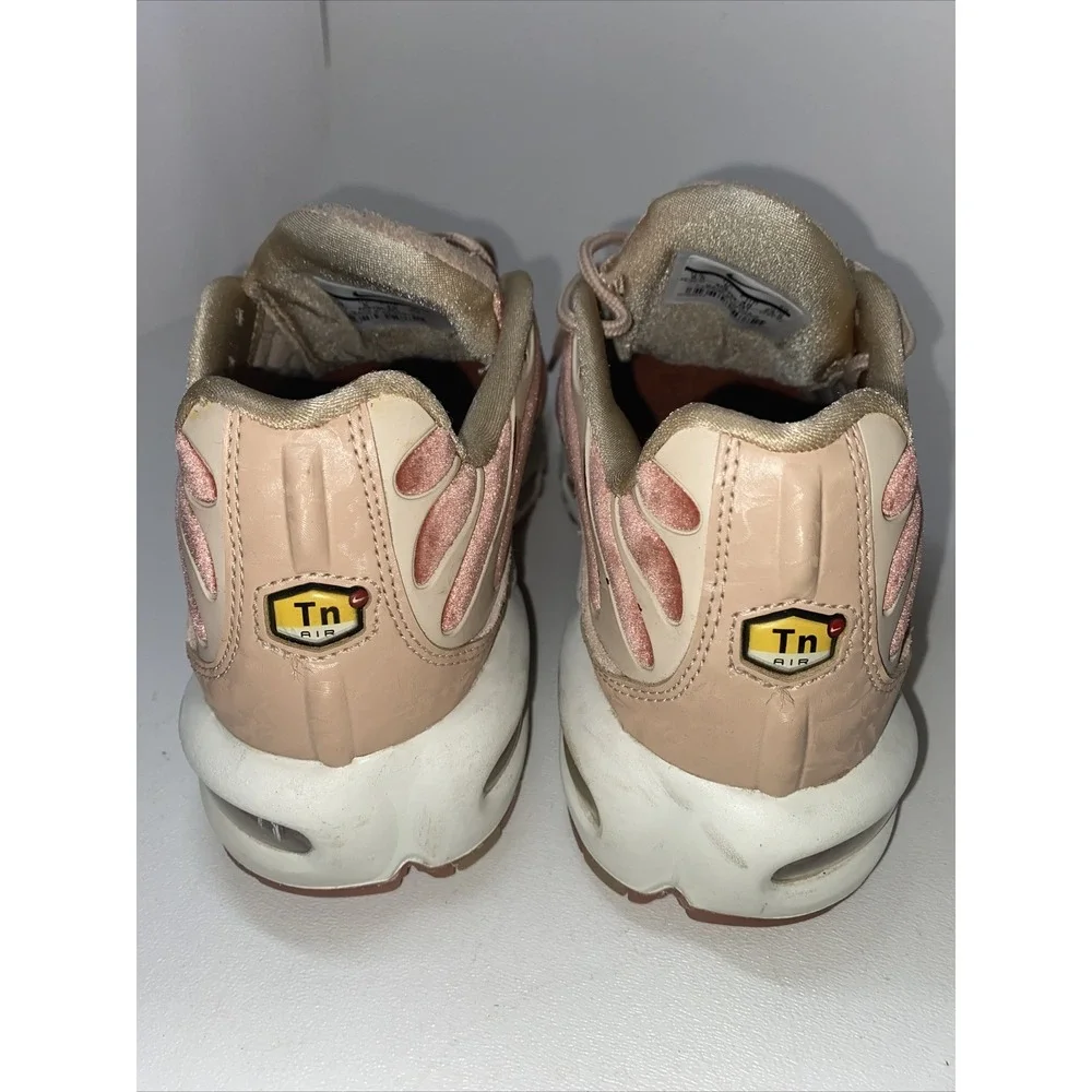 Nike Air Max Plus LX TN 1 Womens Suede Velvet Dusty Peach Pink AH6788-201 Sz 8.5